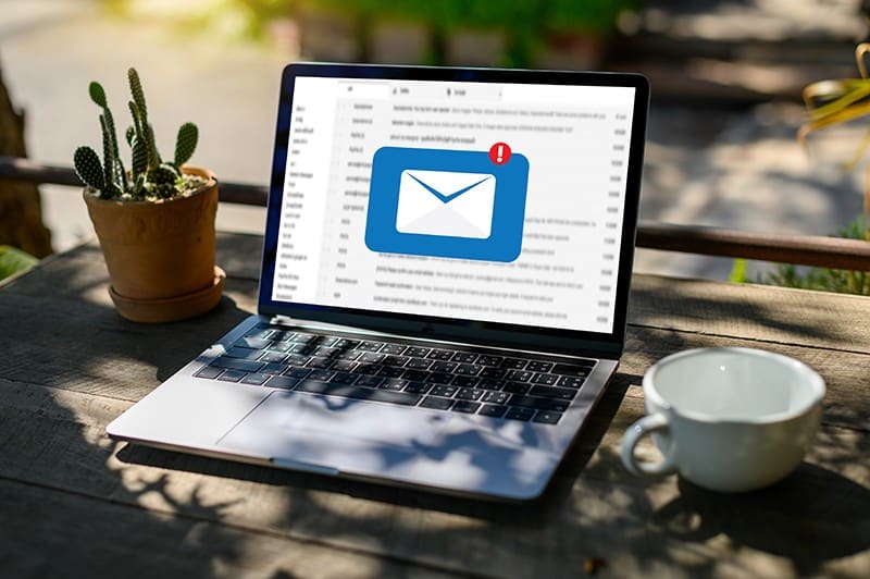 E-mailmarketingstrategie voorbereiding met HubSpot voor conversie.