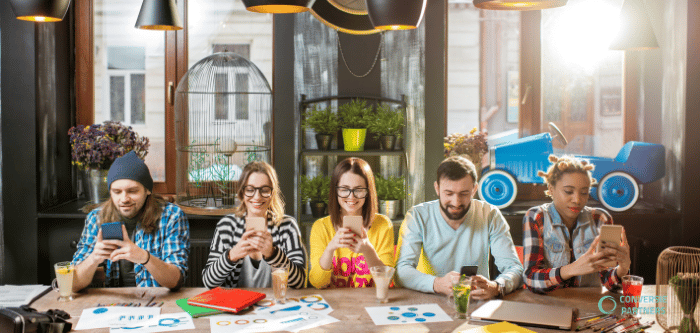 Illustratie van lead nurturing strategie voor effectieve conversie via online marketingkanalen.